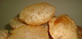 Indisches Puri-Brot