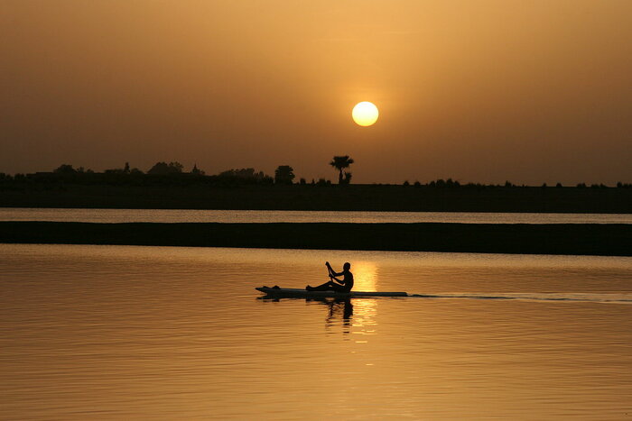 Boot auf dem Fluss Niger in Mali