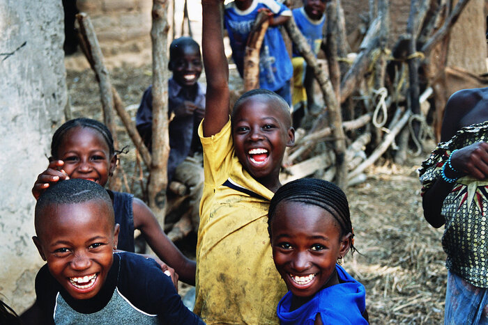 Fröhliche Kinder in Mali