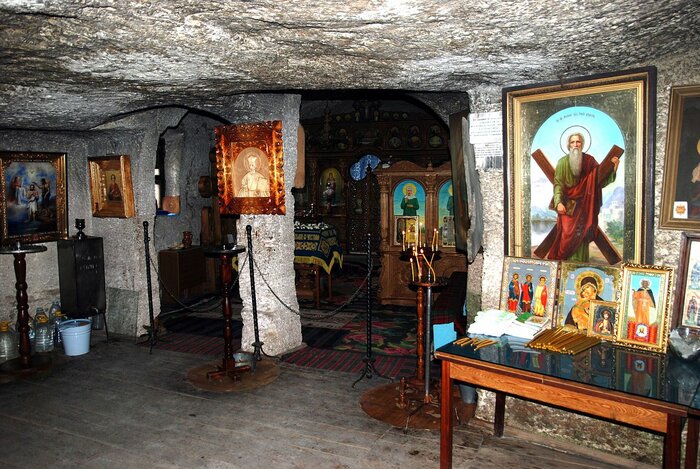 Höhlenkloster von Orheiul Vechi, Innenraum