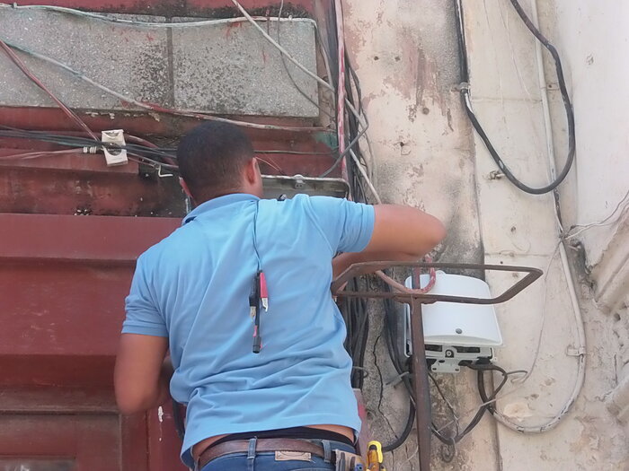 Elektriker auf Kuba