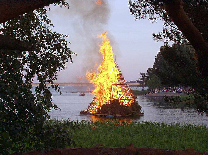 Mittsommerfeuer in Finnland