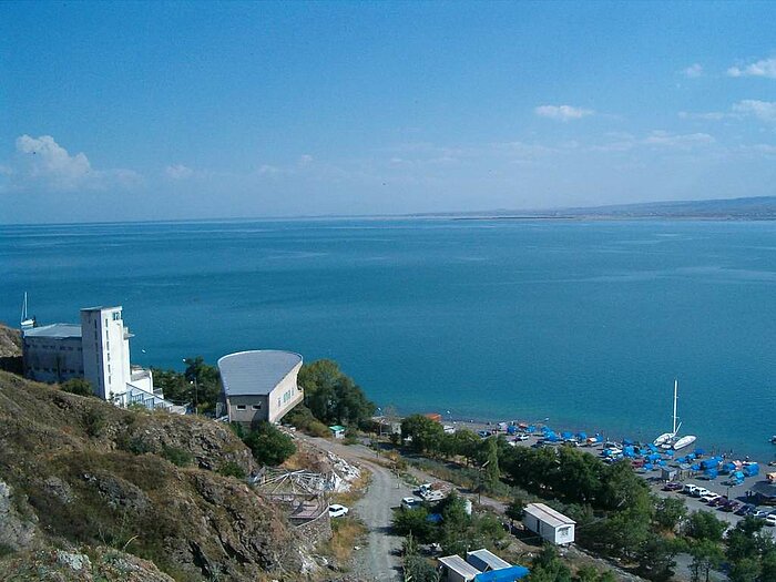 Blick über den Sewansee in Armenien