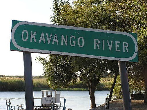 Okavango, Fähre