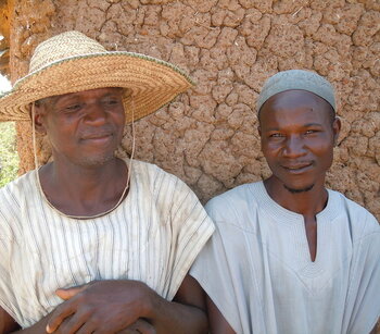 Zwei der Einwohner von Nigeria in Chifatake