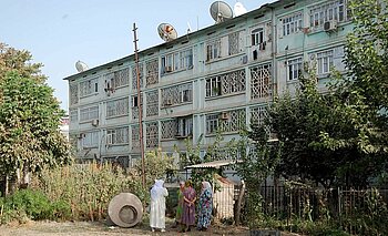 Wohnblock in Qurghonteppa in Tadschikistan