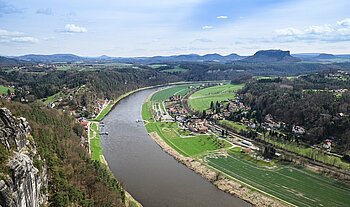 Elbe im Elbsandsteingebirge