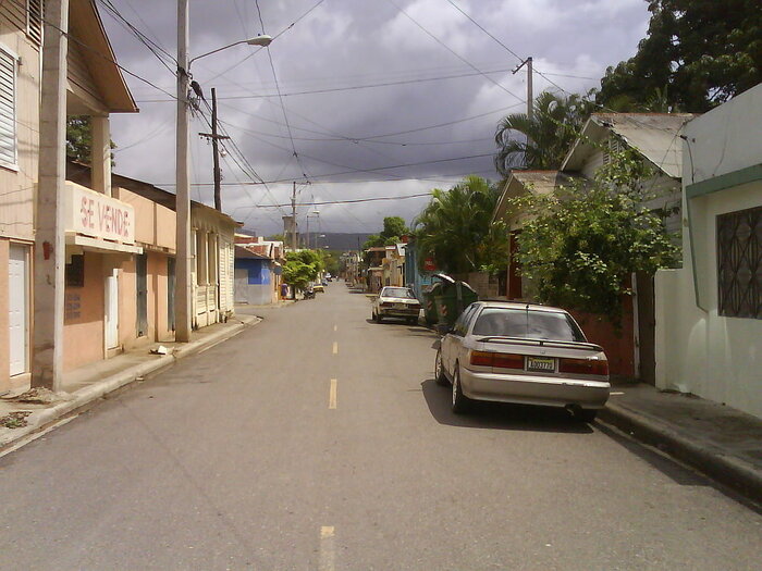 Straße und Häuser in La Vega