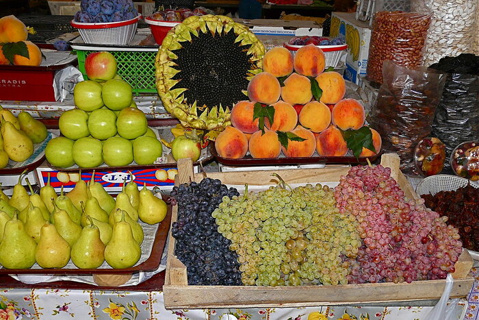 Obst auf einem Markt in Armenien