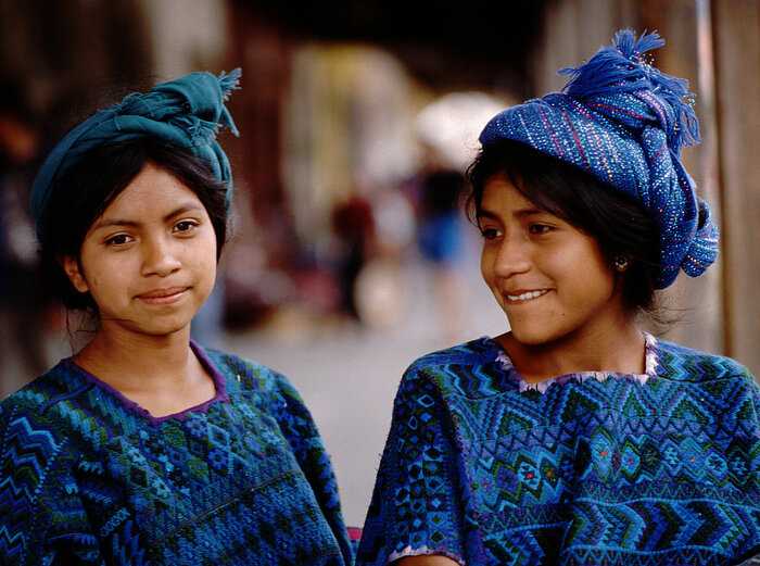 Zwei Mädchen in Chichicastenango