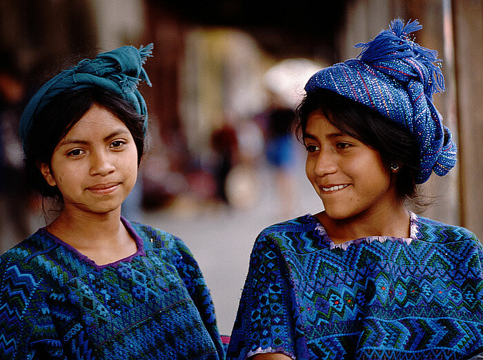 Zwei Mädchen in Chichicastenango