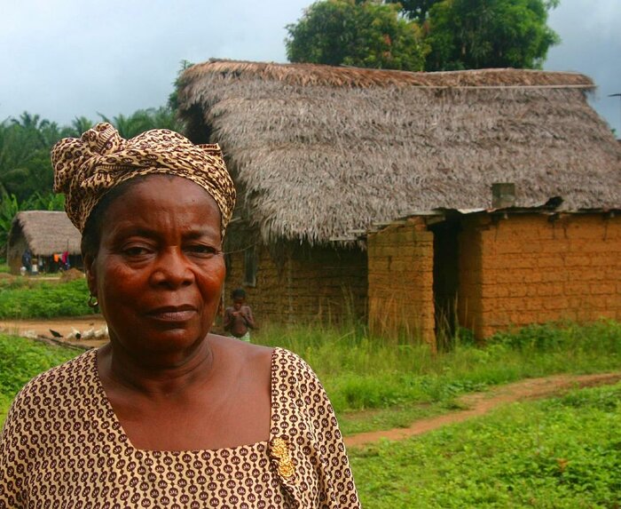 Frau aus Njama, einem Dorf im Distrikt Kailahun