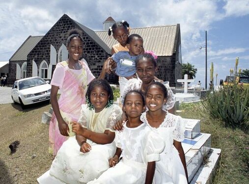 Kinder aus St. Kitts und Nevis am Sonntag