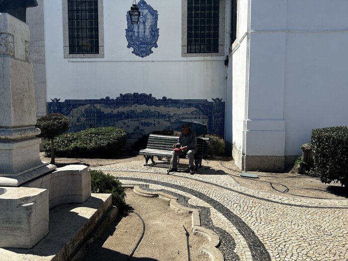 Armut in Portugal Armer Mann in Lissabon