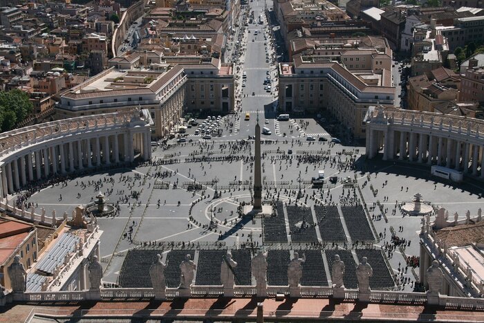Petersplatz mit Obelisk