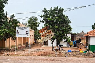 Portugiesisches Schild in Guinea-Bissau
