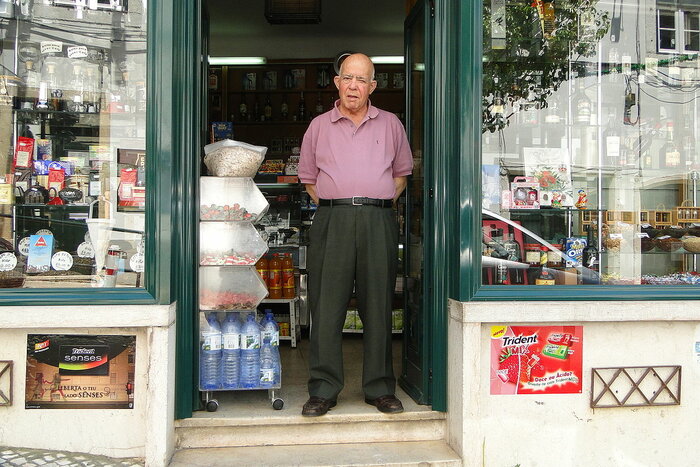 Ladenbesitzer in Lissabon