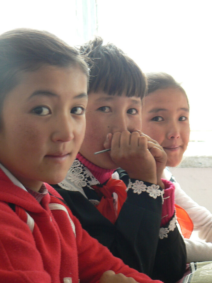 Schulkinder aus Kirgisistan