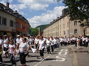 Echternacher Springprozession