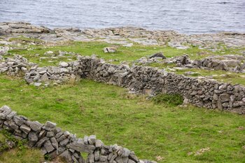 Steinmauern in Irland