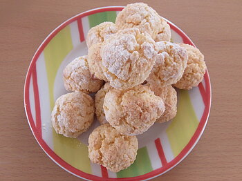 Kokosnussbällchen aus Nigeria