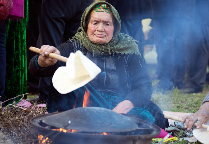 Ältere Aserbaidschanerin