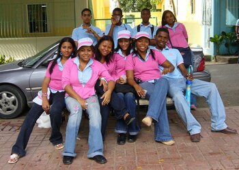 Ältere Schüler bei Santo Domingo