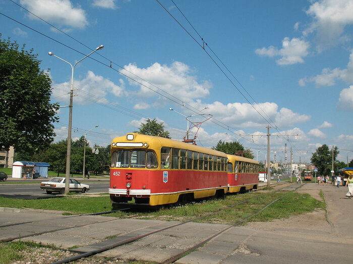 Ältere Straßenbahn in Minsk