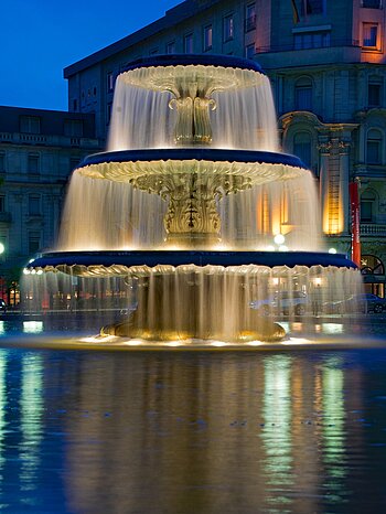 Brunnen am Kurhaus in Wiesbaden