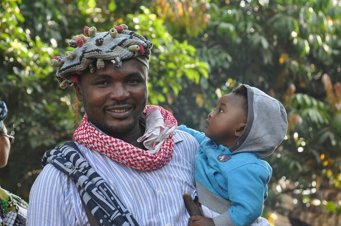 Vater und Kind in Kamerun