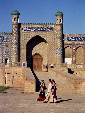 Sprachen in Usbekistan: Frauen in Kokand