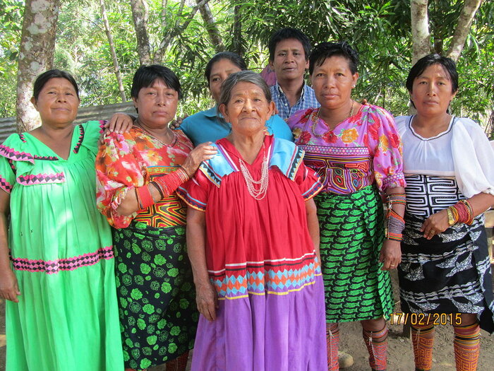 Frauen vom Volk der Guaymí und Kuna