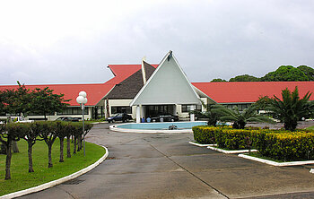 Vanuatu Parliament, Port Vila - Flickr - PhillipC.jpg, Parlamentsgebäude, Port Vila