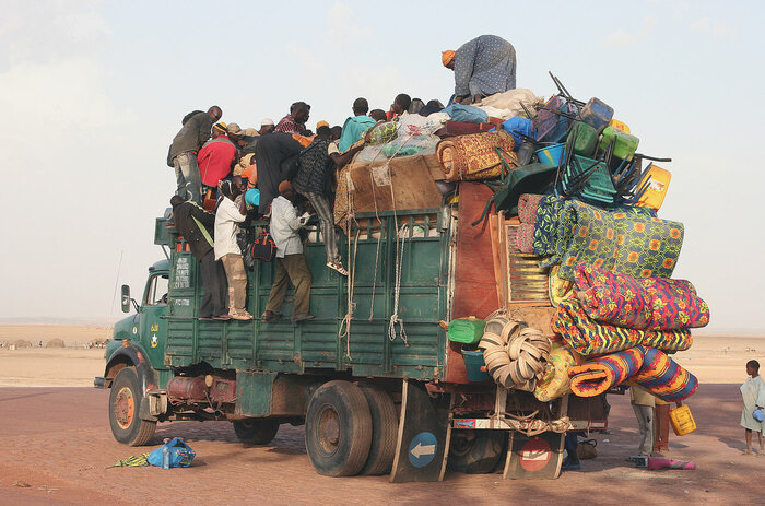 Überladener Laster in Mauretanien