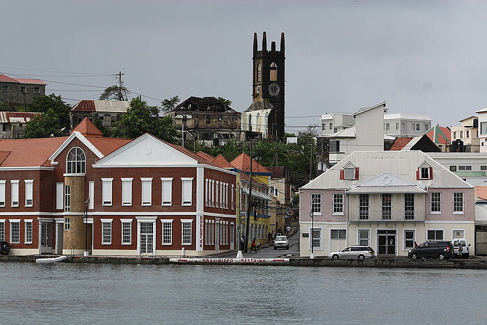 St. George's, Wharf Street, Ecke Young Street