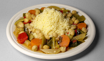 Couscous mit Gemüse und Kichererbsen