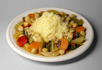 Couscous mit Gemüse und Kichererbsen