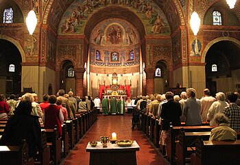 Gottesdienst in einer Kirche in Berlin