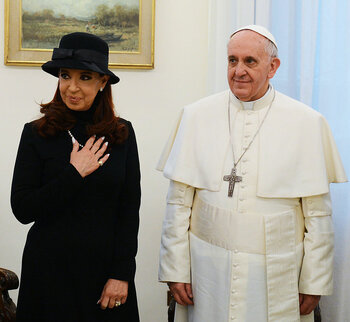 Papst Franziskus mit der argentinischen Präsidentin Cristina Fernández de Kirchner bei einer Audienz am 18. März 2013