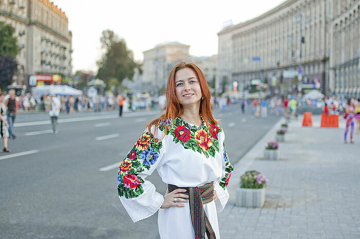 Ukrainerin in ukrainischer Tracht