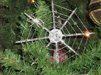 Spinne im ukrainischen Weihnachtsbaum