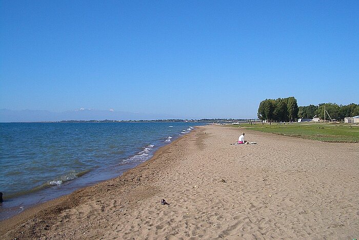 Strand am Yssykköl in Kirgisistan