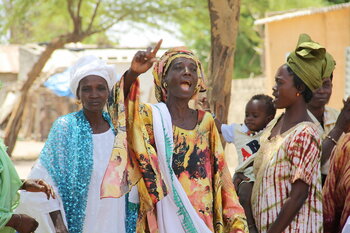 Senegalesische Frauen singen