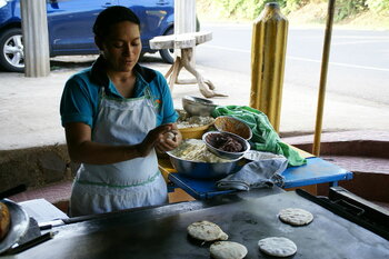 Papusería in El Salvador