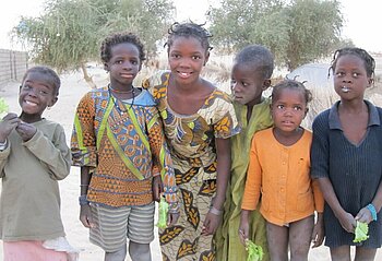 Kinder vom Volk der Kanuri in Nigeria