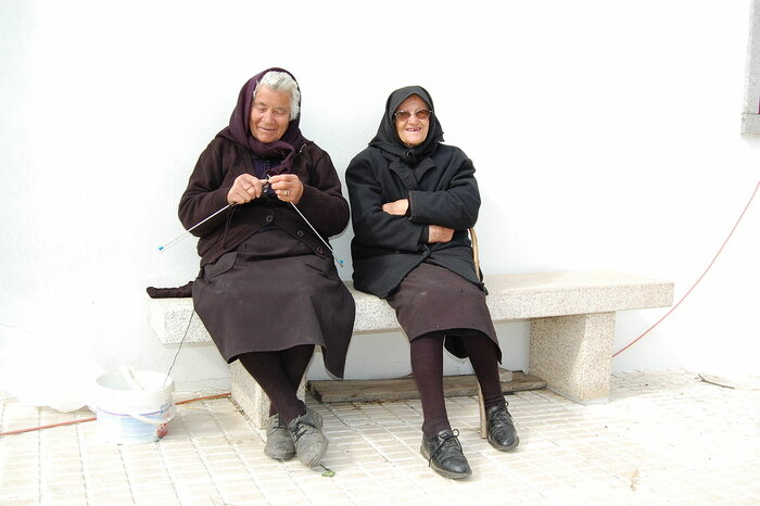 Zwei ältere Frauen in Miranda do Douro