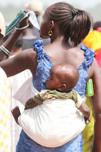 Mutter und Kind in Gambia