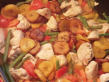 Poulet DG aus Kamerun fertig