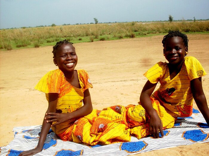 Zwei Mädchen in Kamerun
