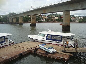 Aberdeen Creek mit Aberdeenbrücke in Freetown